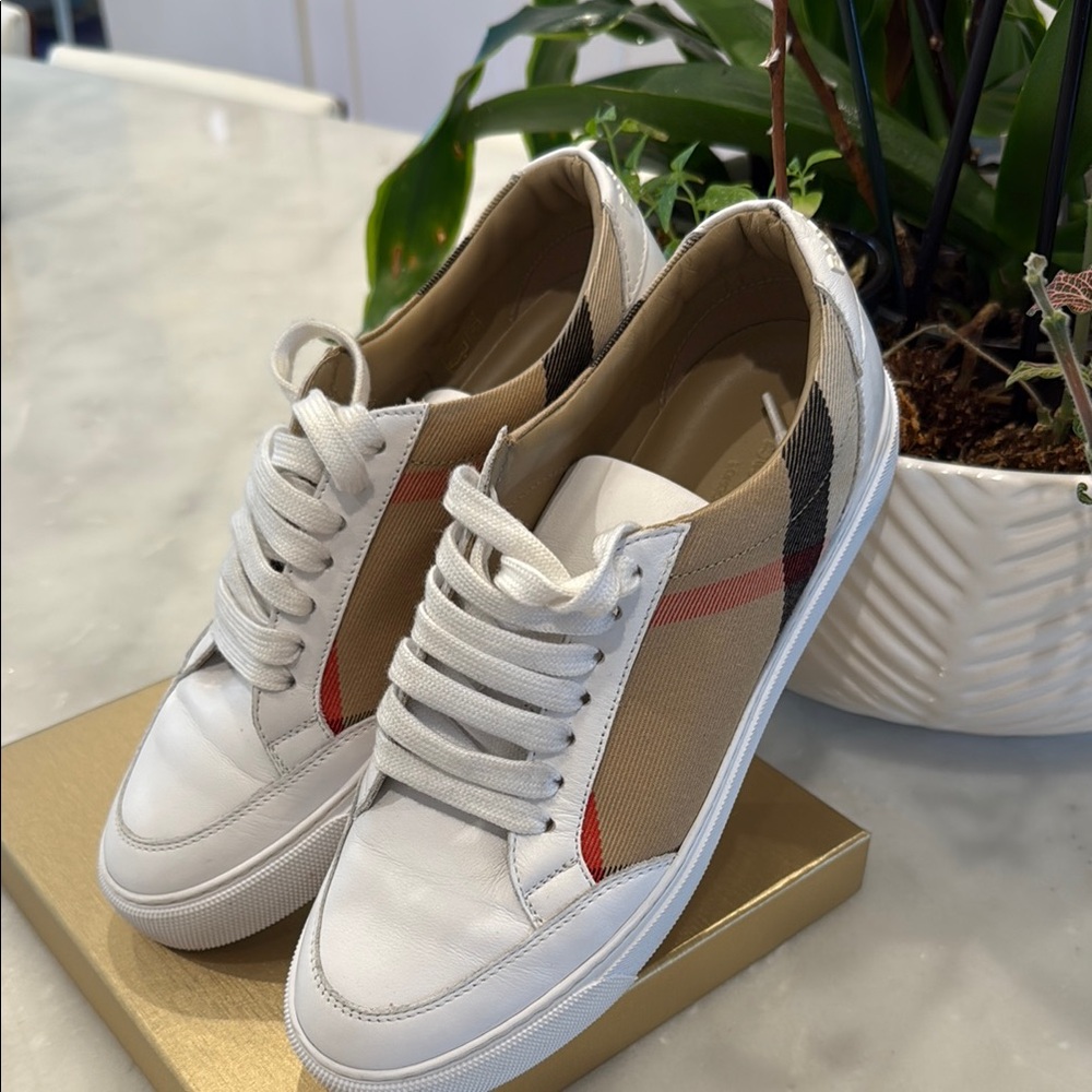Burberry White and Tan Sneakers